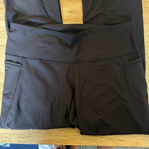 Old Navy Active Bootcut Leggings - Picture 2 of 3